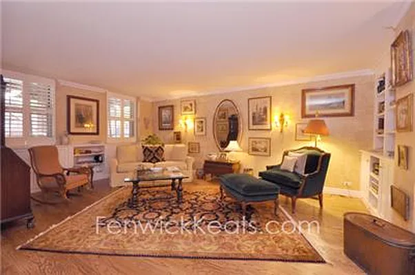 Sold by Fenwick Keats Real Estate | media 10