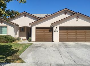 2214 E Delta Ct, Visalia, CA 93292
