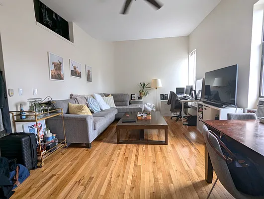 Rented by Manhattan Spaces | media 11