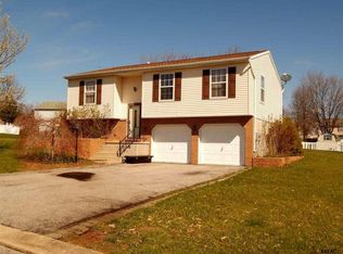 8 Ridgewood Ave, Felton, PA 17322