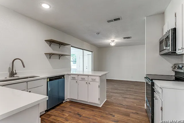 8214 Banbury Dr — Photo 12