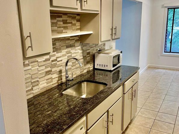 40 Woodsedge Dr APT 3C