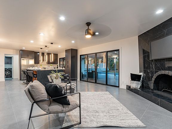 3rd image of 5227 E Karen Dr