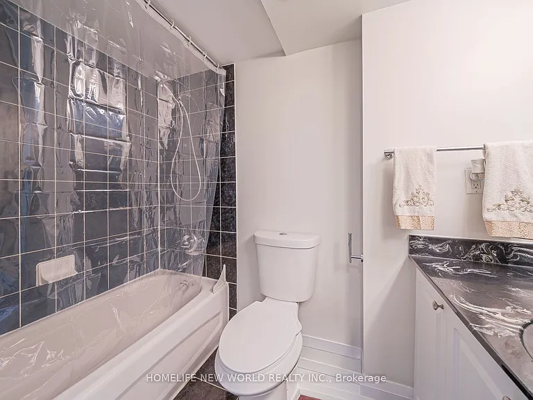1029 King St W #1020 — Photo 14
