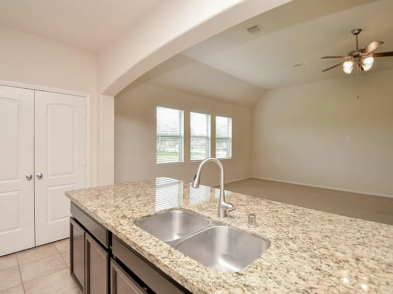 2227 Leonetti Ln — Photo 32
