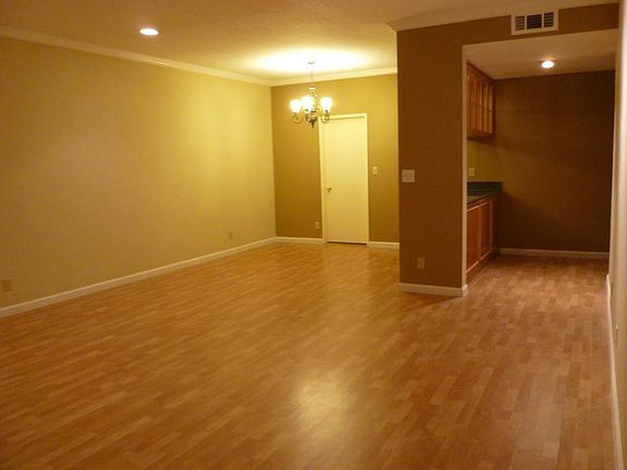 2nd image of 4641 Fulton Ave Floor 1