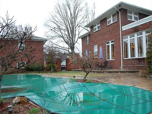 2nd image of 200 N Petersborough Ave