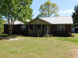 81 A C Mills Ln, Lumberton, MS 39455