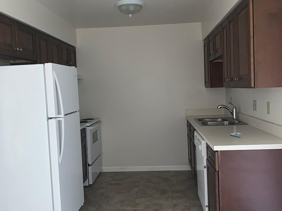 1st image of 1010 S Buchanan St APT 3