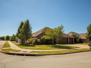 1510 W Stratton Dr, Rogers, AR 72756