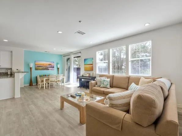 6950 Brass Pl, Carlsbad, CA 92009