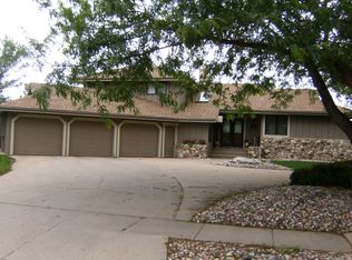 2608 Mulberry St, Yankton, SD 57078