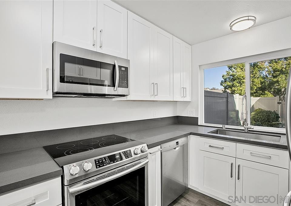 1st image of 11385 Matinal Cir