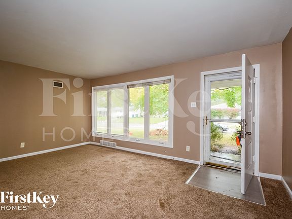 3rd image of 15 Linkous Dr