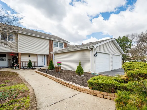 30W447 Fairway Dr, Naperville, IL 60563