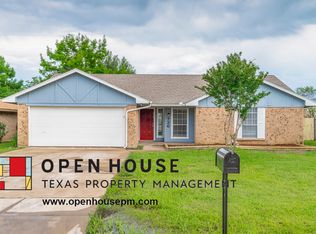 736 Kensington Ln, Mansfield, TX 76063