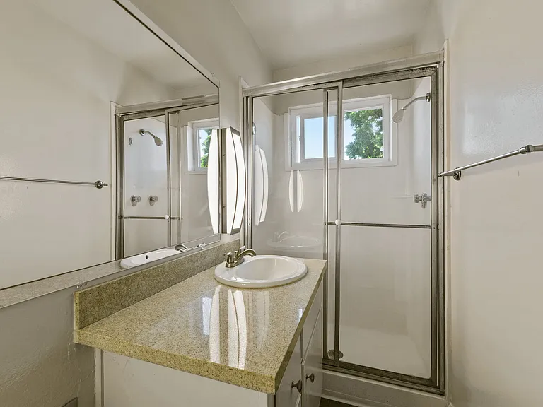 Marina Haven Apartments — Photo 23