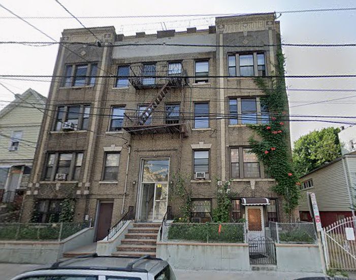 1st image of 84 Romaine Ave #E6