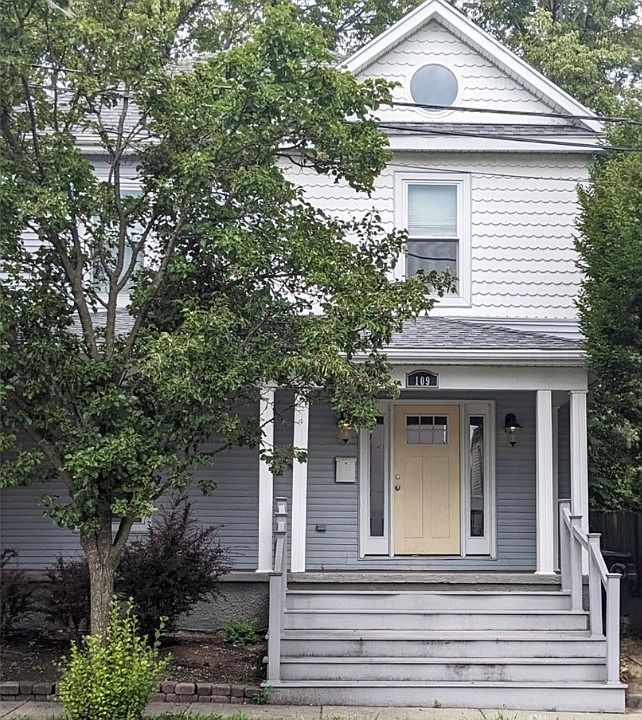 1st image of 109 Frank St