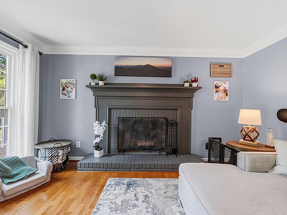 5th image of 15 Lord Nelson Ct