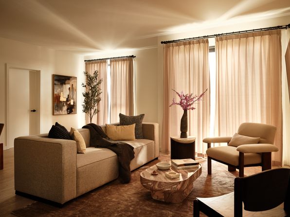 5817 Lexington Ave #206RM1