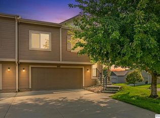 16419 Browne St, Omaha, NE 68116