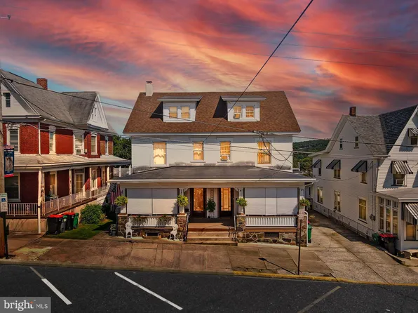 215 N 2nd St, Lehighton, PA 18235