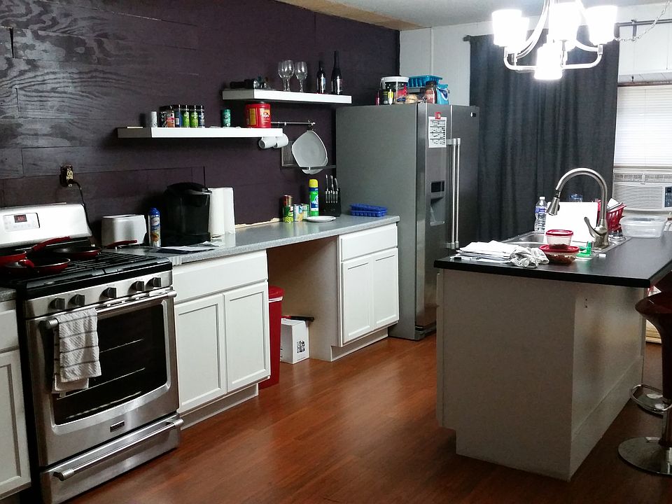 1st image of 810 Belle Aire St