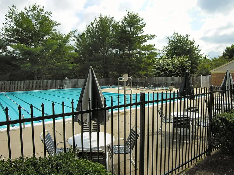 18257 Smoke House Ct — Photo 36