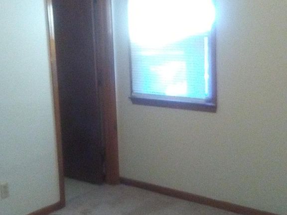 4th image of 3622 Summit Ave