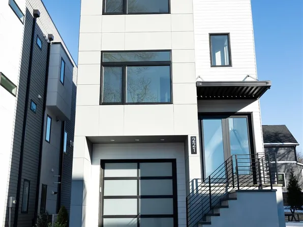 221 Woodsborough Pl, Raleigh, NC 27601