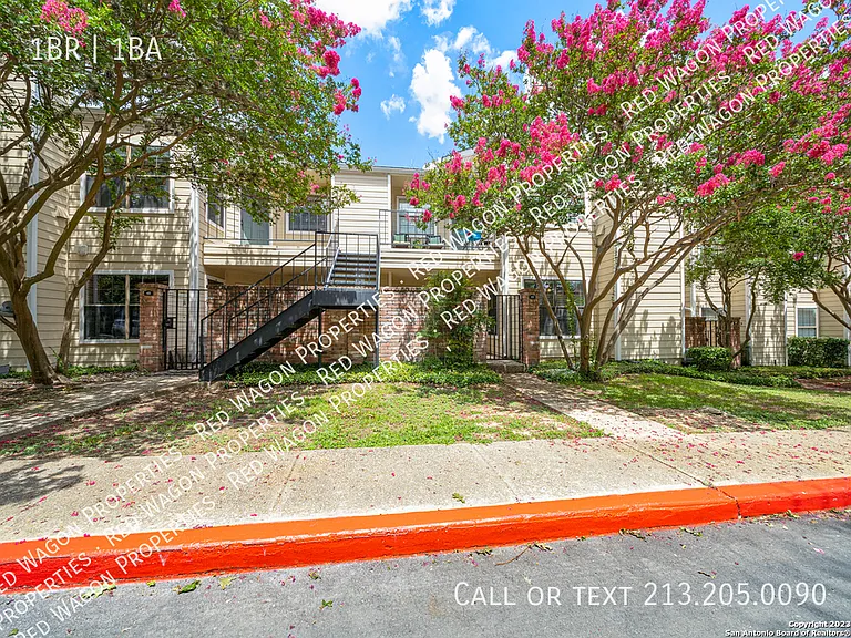 11610 Vance Jackson Rd #ROAD413 — Photo 13