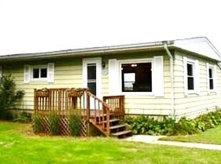 19531 Freeport Rd, Sterling, IL 61081