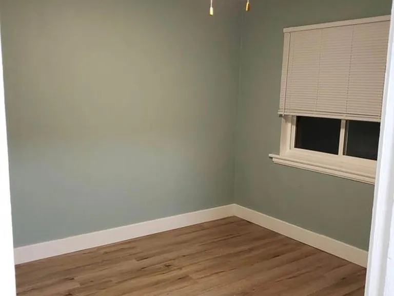 7830 S South Shore Dr #6 — Photo 9