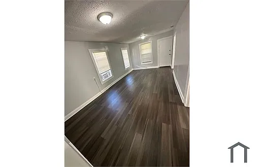 2115 Woodside St Photo 1