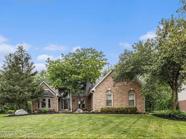 45483 Addington Ln, Novi, MI 48374