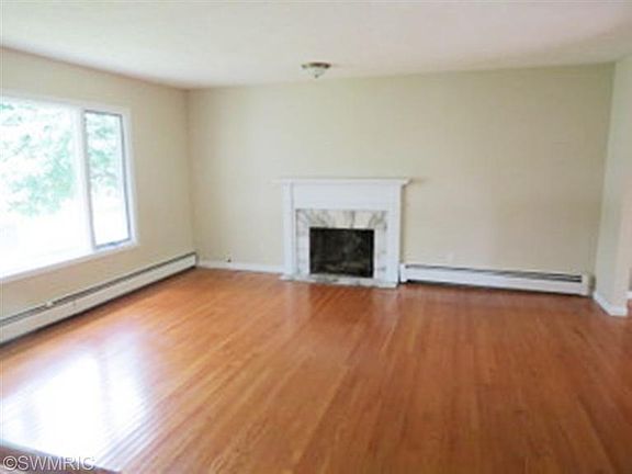 2nd image of 506 Vista Ln