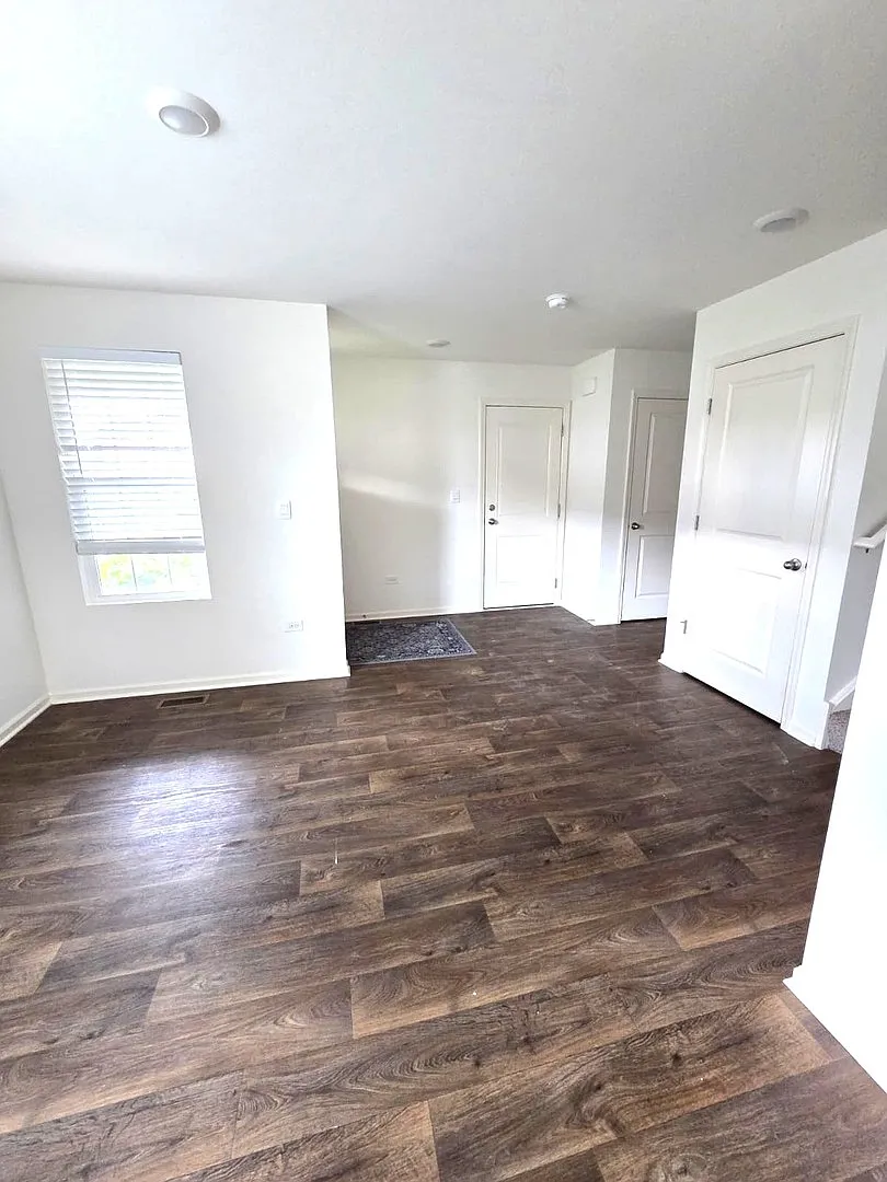 3 bed, 2.5 bath, 1794 sqft, $3,100 — Photo 4