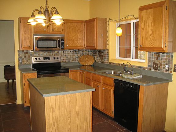 Kitchen - Quartz Countertops