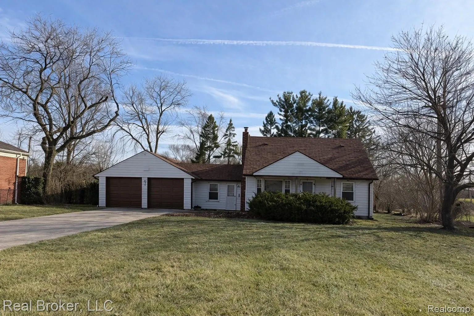 30221 Maplewood St photo 1