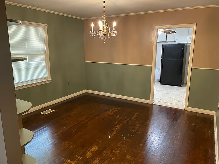 1712 Meadowview Dr — Photo 5