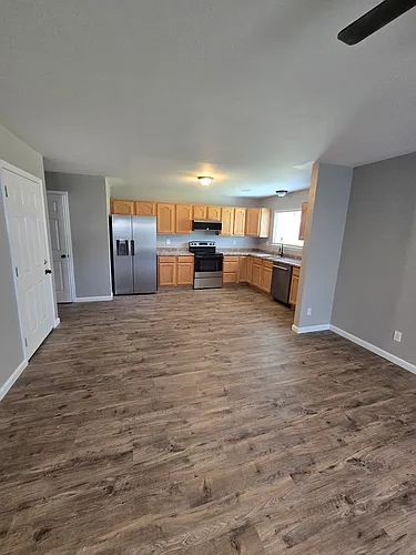 413 Shade Tree Ln Photo 1