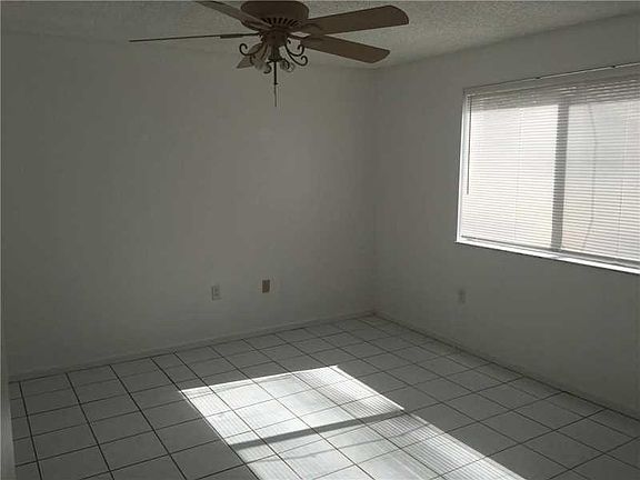3rd image of 8025 Lake Dr
