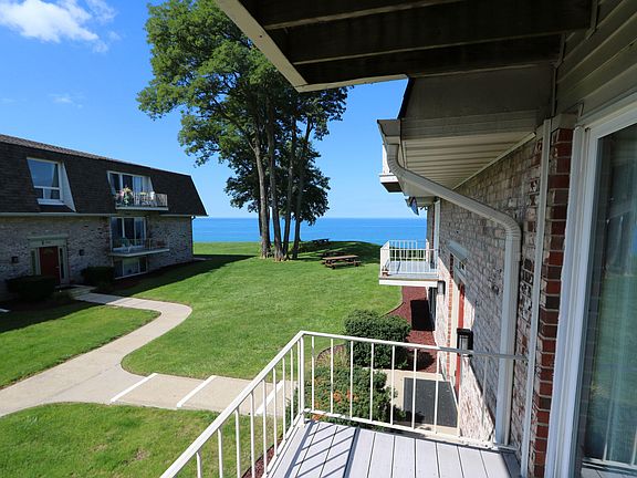 2nd image of 3612 Lakeshore Dr