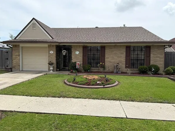 2053 Saulet Pl, Harvey, LA 70058