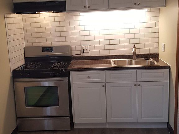 2nd image of 147 E Como Ave APT D