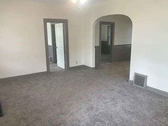 414 W Crawford Ave — Photo 2