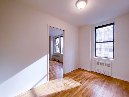 Rented by City Connections Realty | media 16