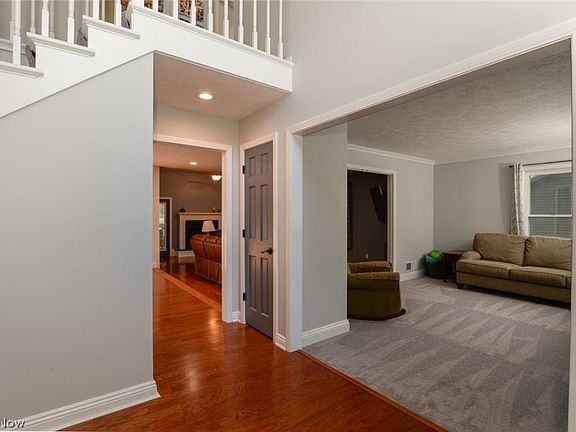 4th image of 1421 River Edge Dr