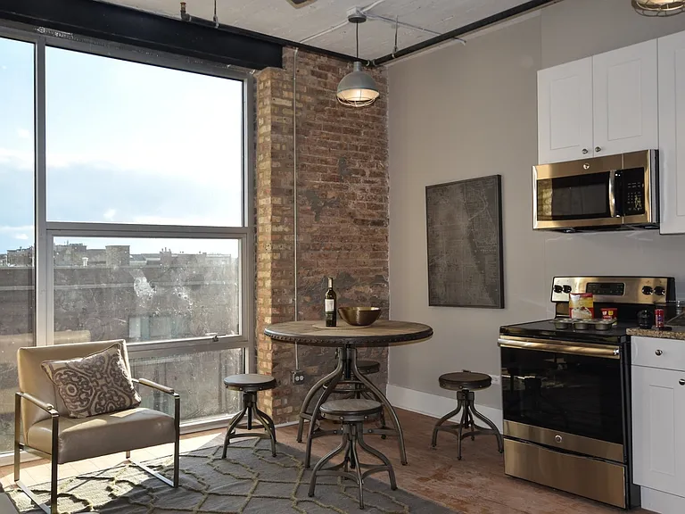 3141 N. Sheffield — Photo 11